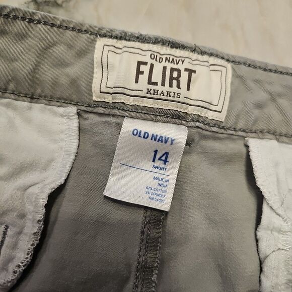 Old Navy The Flirt Straight Leg Pant size 14 Khakis Gray Chino Pants - Picture 3 of 5